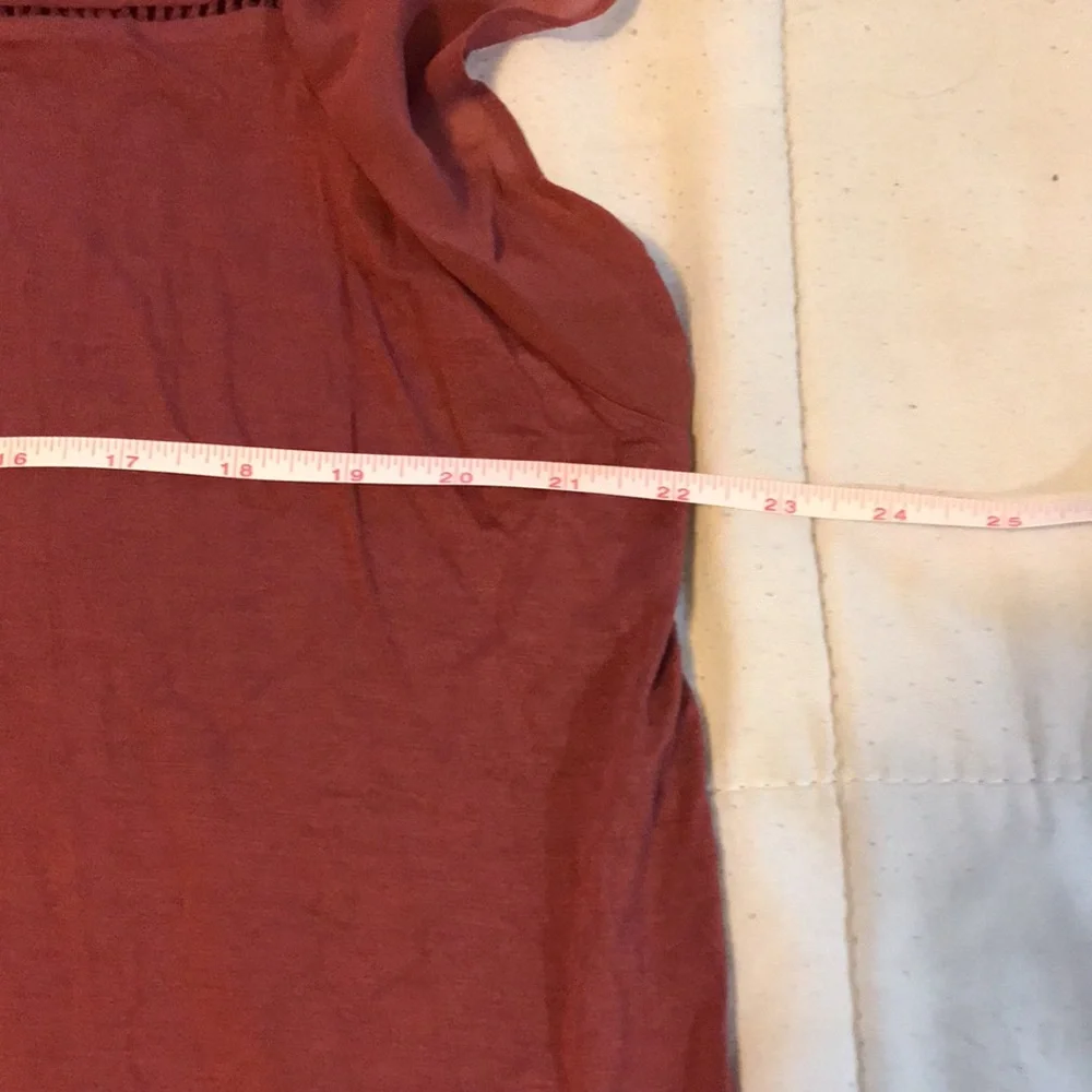 Butterfly cap sleeve top - Picture 3 of 6